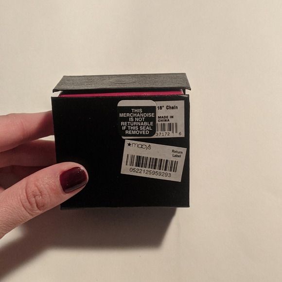 Macy's sparkle & shine silver and diamond necklace - Picture 3 of 4